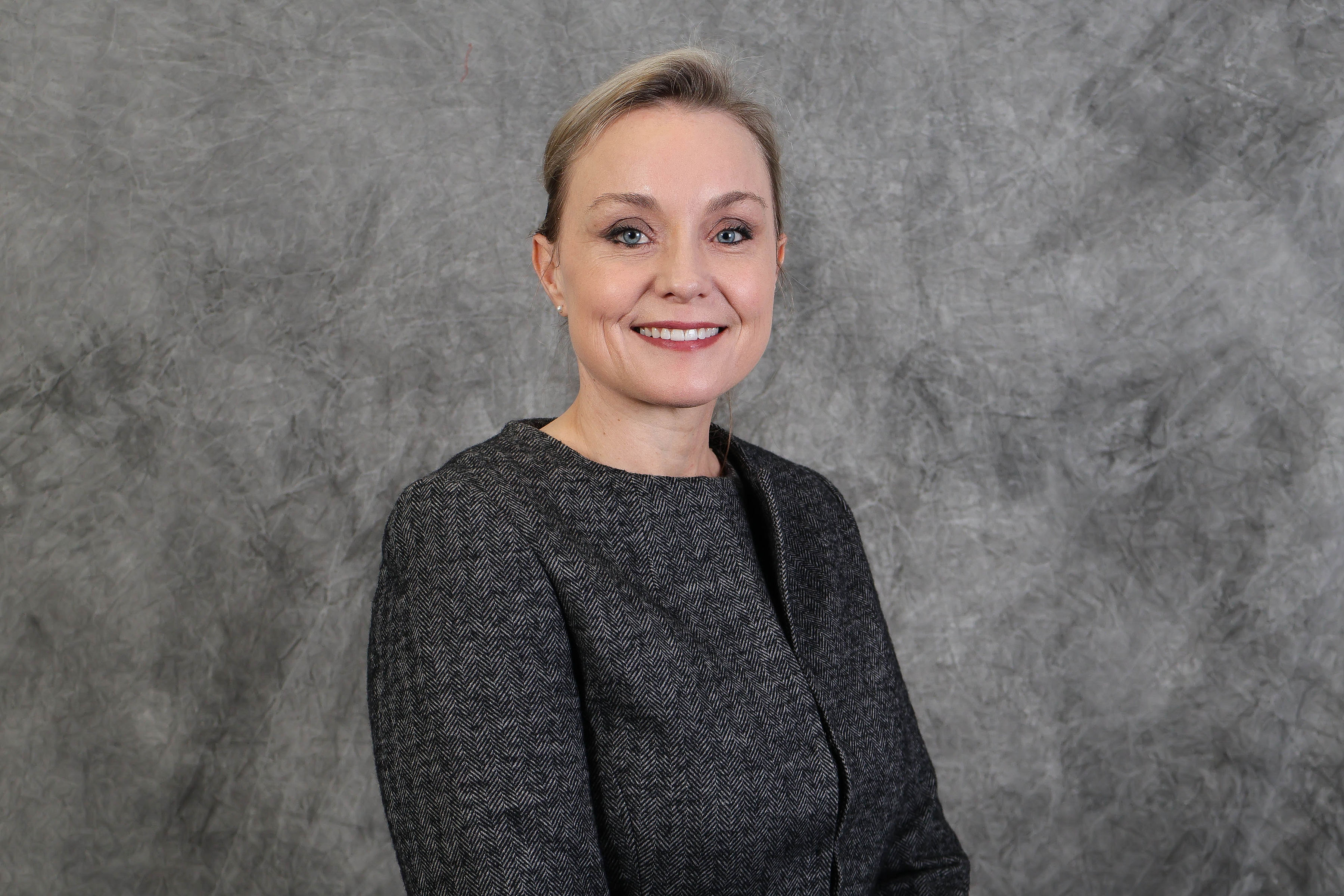 MS KERRY-ANNE OOSTHUYSEN